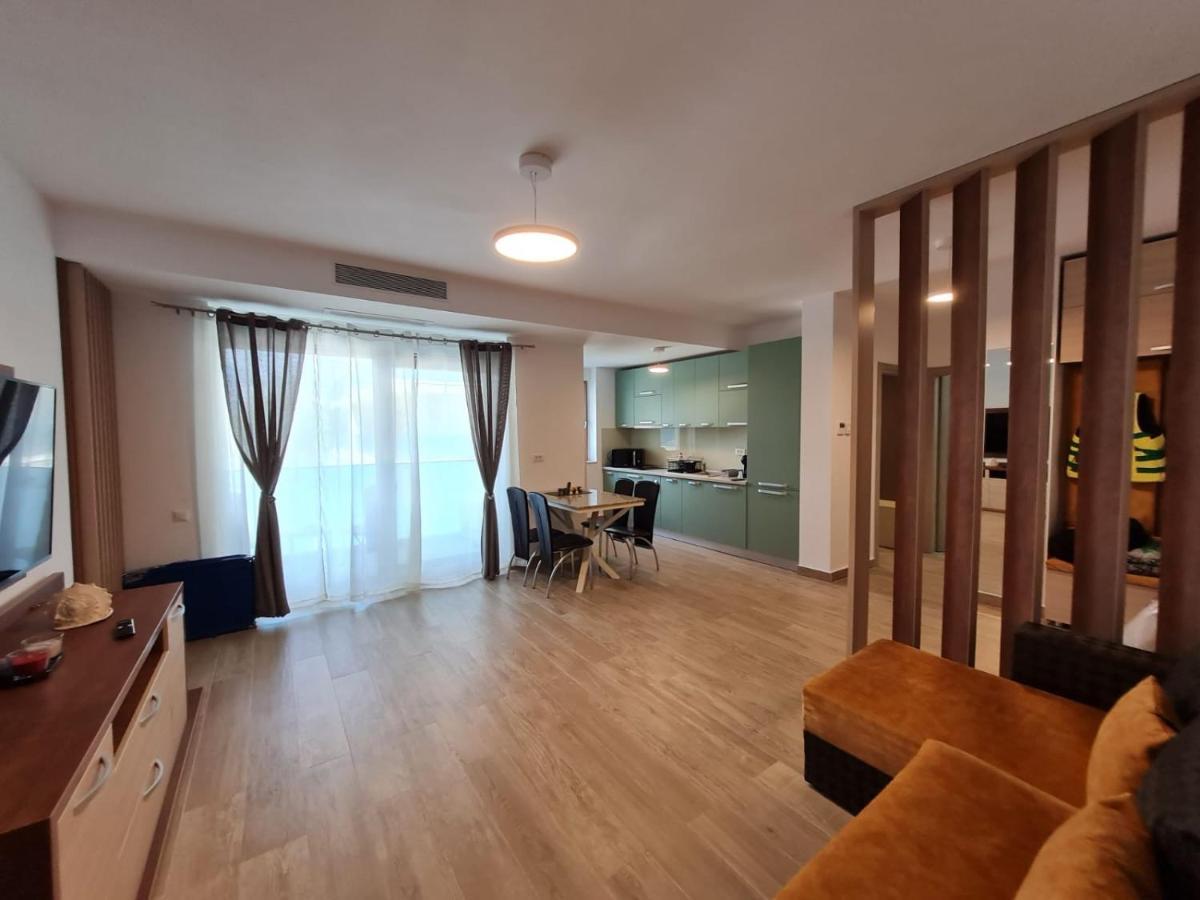 Matteo 2 Apartments: Marina Surf Residence with Sea Views Navodari Exterior photo