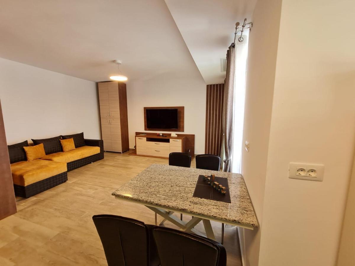 Matteo 2 Apartments: Marina Surf Residence with Sea Views Navodari Exterior photo